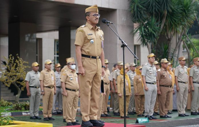 Wali Kota Administrasi Jakarta Selatan, M Anwar, menyampaikan sejumlah pesan penting kepada seluruh ASN dalam apel pagi terakhir yang dipimpinnya di Halaman Kantor Wali Kota Jakarta Selatan, Senin (25/5),