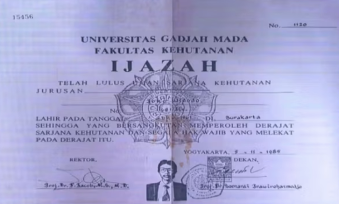 Polda Metro Jaya mengungkap proses pemeriksaan forensik terhadap ijazah Presiden ke-7 RI Joko Widodo (Jokowi) dalam penyidikan kasus tudingan ijazah palsu yang menjerat Roy Suryo dan dr Tifauzia Tyassuma atau dr Tifa.