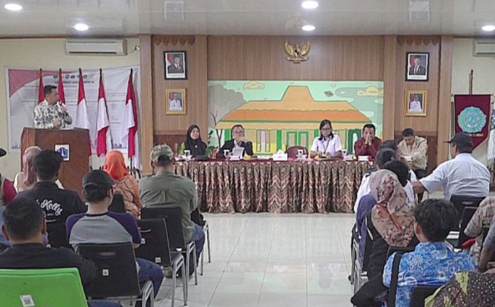 Kepala Bagian Hukum Kota Jakarta Selatan, Dedi Rohedi, saat membuka kegiatan Peningkatan Kesadaran Hukum dan Hak Asasi Manusia di Kantor Kecamatan Cilandak, Kamis (11/6).
