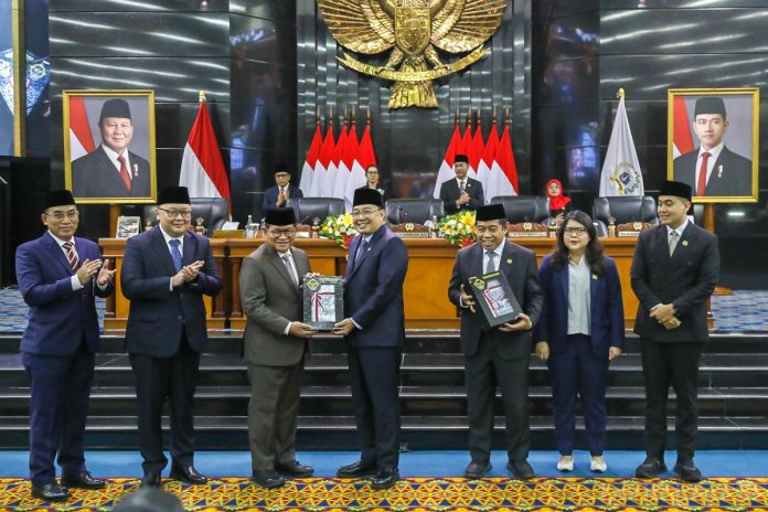 Gubernur DKI Jakarta Pramono Anung saat menerima predikat Wajar Tanpa Pengecualian (WTP) dari Badan Pemeriksa Keuangan (BPK) RI, pada Jumat (5/6/2026).