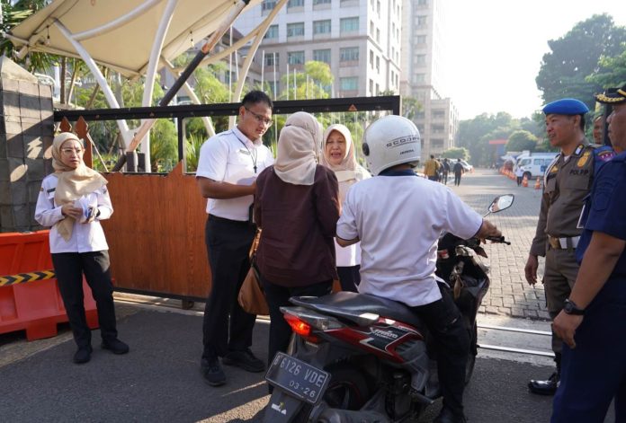 Pemkot Jakarta Selatan memperketat penerapan aturan yang mewajibkan ASN menggunakan angkutan umum setiap Rabu.