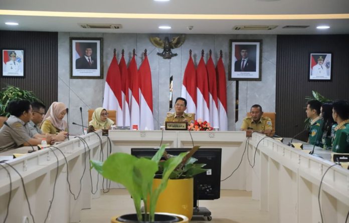 Wali Kota Jaksel Syafrin Liputo saat memberikan pengarahan kepada finalis Abang None 2026, Rabu (12/8/2026).