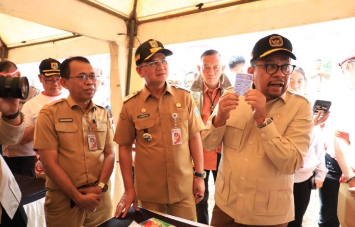 Kepala Bakom Pemerintah Muhammad Qodari menghadiri pesta rakyat bertajuk 