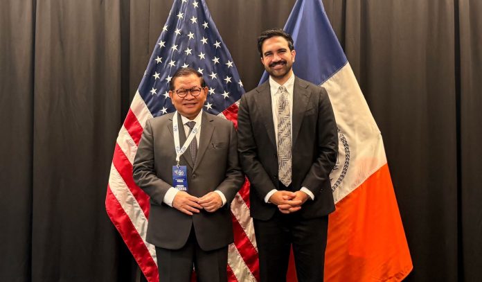 Gubernur DKI Jakarta Pramono Anung bertemu dengan Wali Kota New York Zohran Kwame Mamdani dalam pertemuan bilateral di Civic Hall, New York, Minggu (20/9/2026).